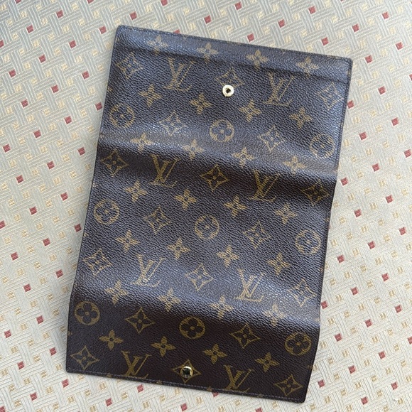 AUTHENTIC LOUIS VUITTON MONOGRAM SARAH WALLET ~ FULL SIZE ~ OODLES of STORAGE - Picture 8 of 16